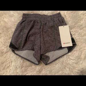 brand new lululemon hotty hot shorts    size 2